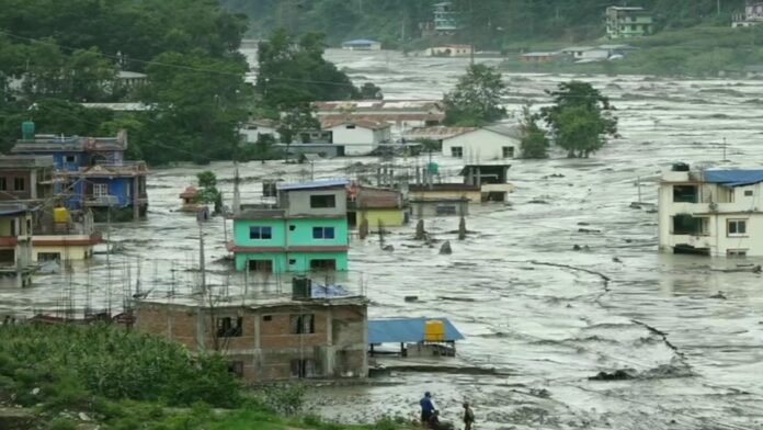 Disaster rained from the sky in Nepal, 39 died, 11 people missing due to floods in many districts.
