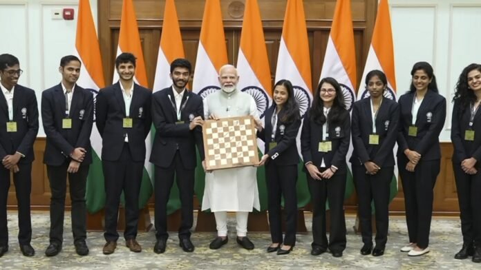 PM Modi met the Chess Olympiad winners, special video surfaced
