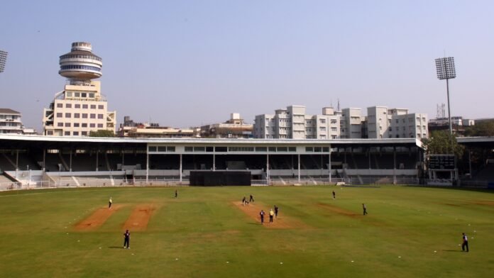 This cricketer scored 498 runs, his name was recorded in the record book, he hit 86 fours and 7 sixes
