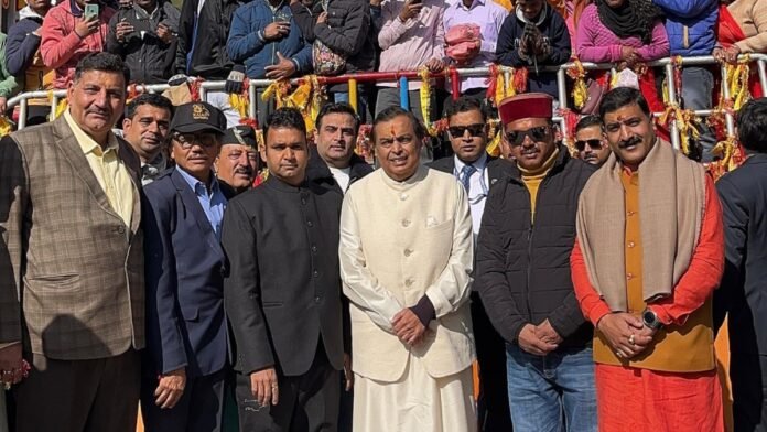 Mukesh Ambani reached Badrinath and Kedarnath Dham to take shelter of Bholenath, know how much he donated
