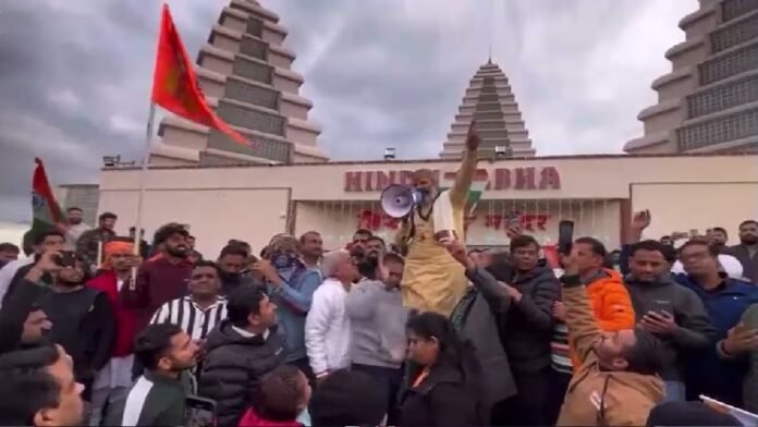 Hindus united after the attack on the temple in Canada, raised slogans of 'If you divide, you will be cut'
