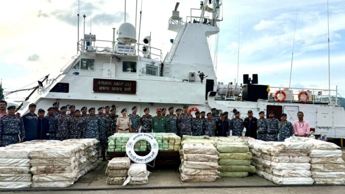 Indian Coast Guard caught the biggest consignment of drugs, 5500 kg drugs recovered in the middle of the sea
