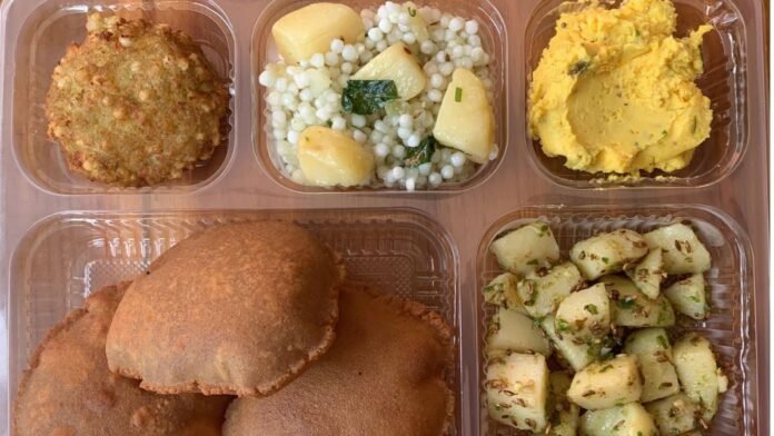 Indian Railways Free Food: Railway passengers get free food in these trains! see list
