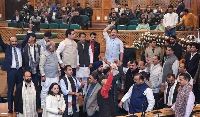 Jammu-Kashmir Assembly passed resolution in favor of Article 370, BJP created huge ruckus inside the Assembly and on the streets.
