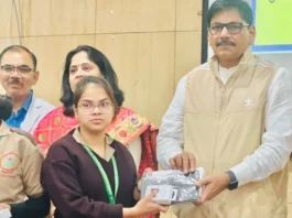 Jewar MLA Dhirendra Singh said in the tablet distribution ceremony, medical students should come in digitization mode and advance the knowledge of medical system.
