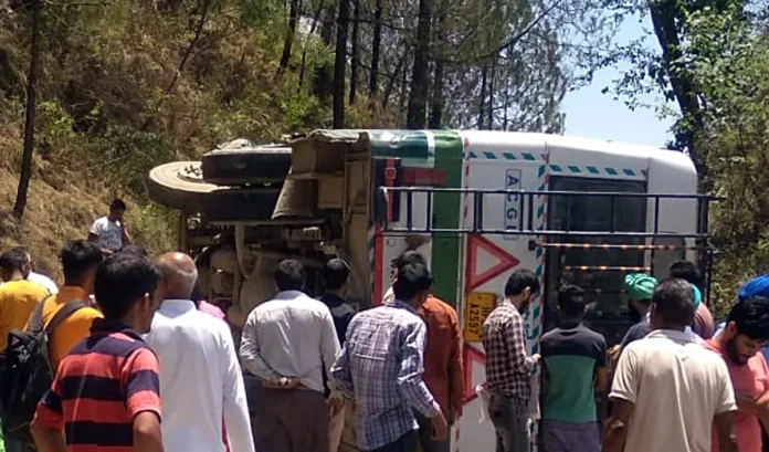 Seven passengers killed, many injured as bus overturns in Jharkhand
