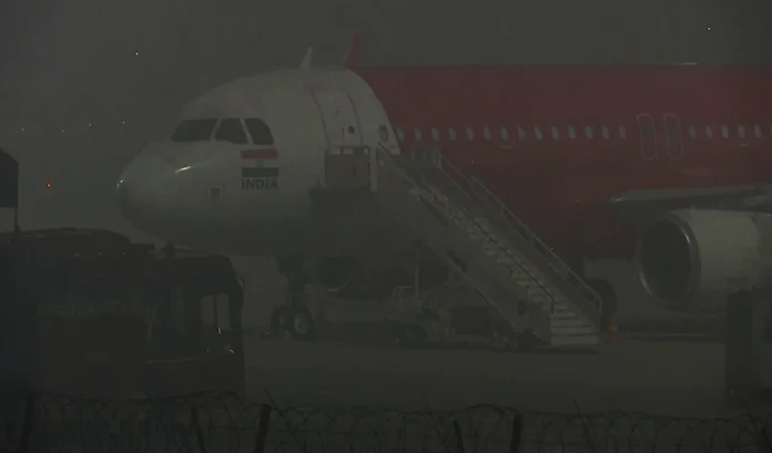 Visibility reduced due to Delhi Air Pollution, many flights and trains disrupted due to fog
