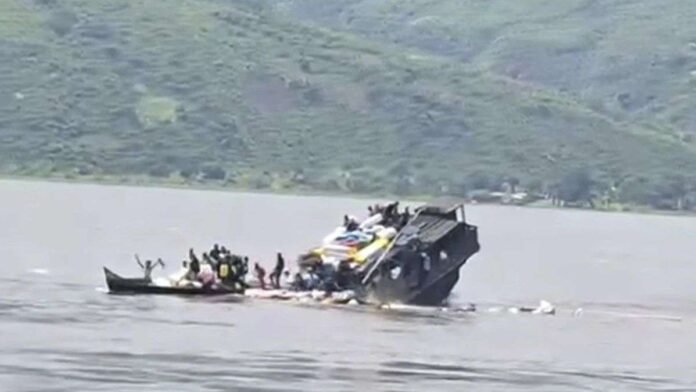 A boat full of passengers capsized in Congo's Fimi River, at least 25 people died and many missing in the accident
