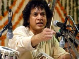 During the days of poverty, he traveled by lying on the floor of the train, grew up to become the king of tabla, won the Grammy Award for 3 consecutive years
