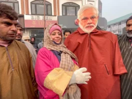 Festive atmosphere in Kashmir on International Pheran Day, PM Modi's cutout was also decorated with Pheran at Lal Chowk
