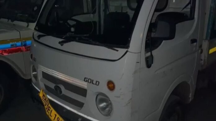 Tempo crushed 5 people in Ghatkopar West, Mumbai, one woman died; Tempo driver had an accident due to a stroke
