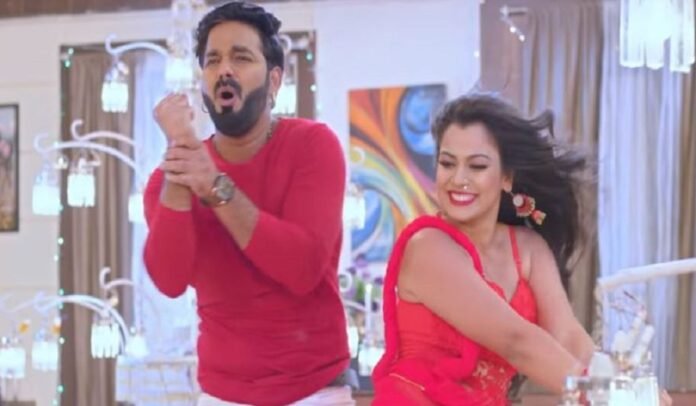 This Bhojpuri actress's chemistry with Pawan Singh became a hit, the video got billion views on YouTube.
