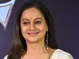 When Zarina Wahab started crying on the sets of her debut Malayalam film, Kamal Haasan helped the actress.
